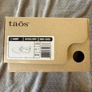 Taos Footwear Natural Hemp Dandy Shoes